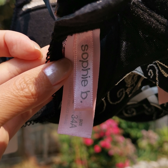 Sophie B. Bra - Picture 8 of 10